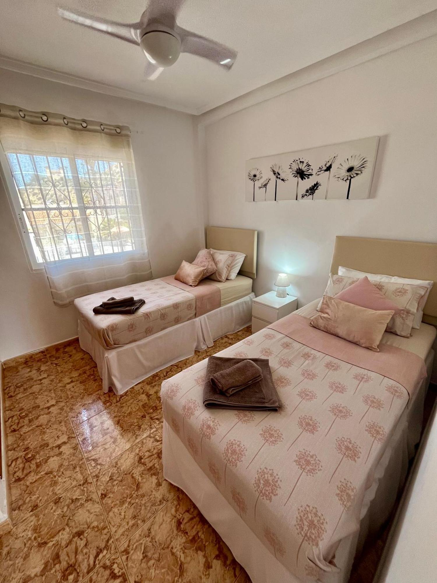 Tranquil Self Catering Golf Course Apartment 알리칸테 외부 사진
